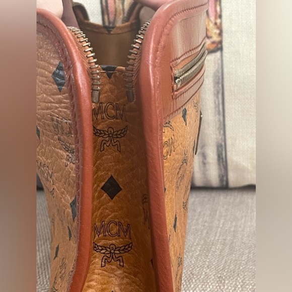 ⭐️COA⭐️MCM Vintage Visetos Leather-Trimmed Pouch/Clutch⭐️ 💯AuThEnTiC - Picture 7 of 14